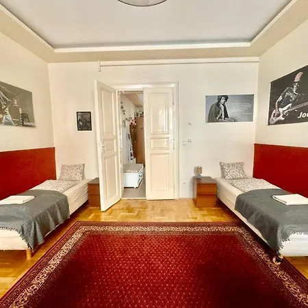 Synagogue Loft 3br Free Parking Budapeste
