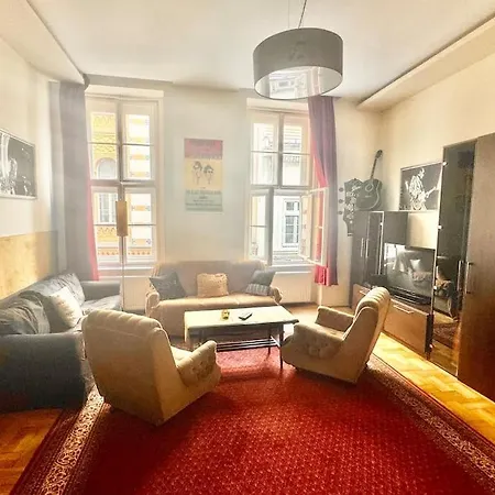 Synagogue Loft 3br Free Parking Budapeste