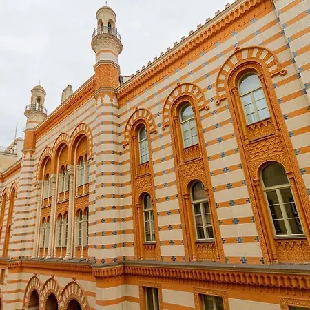 Synagogue Loft 3br Free Parking Lägenhet