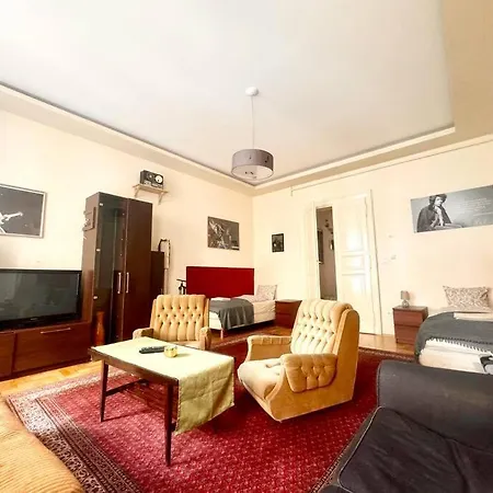 Synagogue Loft 3br Free Parking Lägenhet Budapest