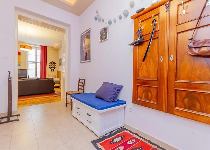Synagogue Loft 3br Free Parking * Budapest