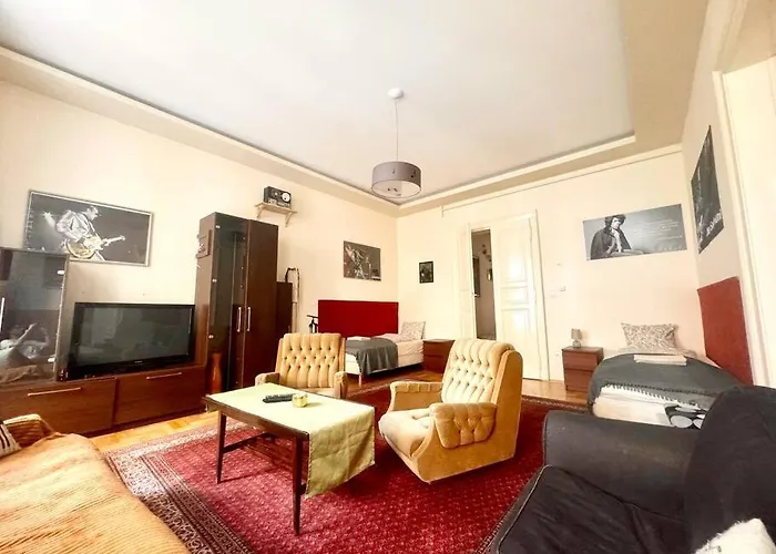 Synagogue Loft 3br Free Parking Lägenhet Budapest
