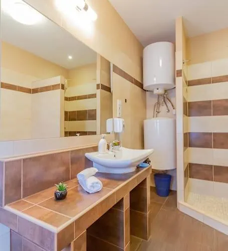 アパート Synagogue Loft 3br Free Parking