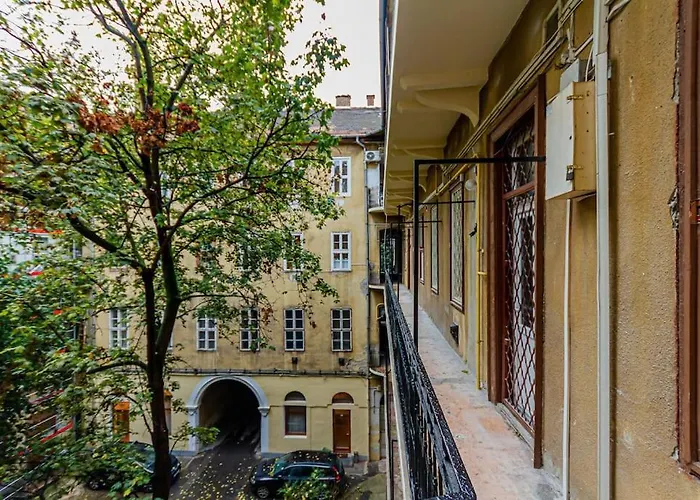 アパート Synagogue Loft 3br Free Parking ブダペスト