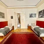 Synagogue Loft 3br Free Parking Budapest