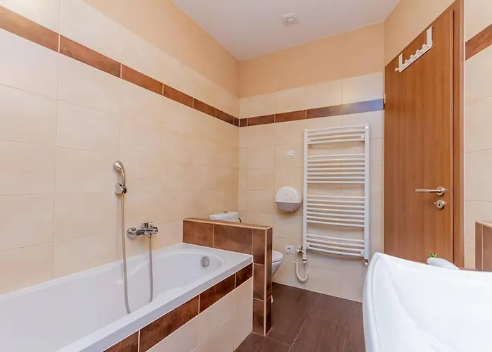 Synagogue Loft 3br Free Parking Daire Budapeşte