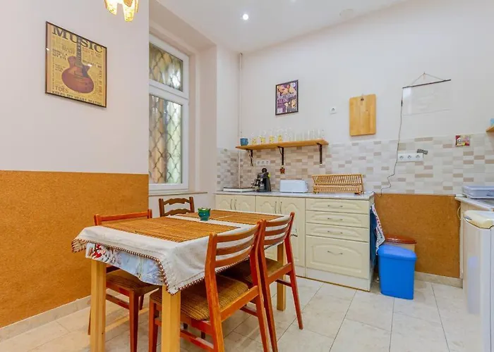 Synagogue Loft 3br Free Parking * Budapest