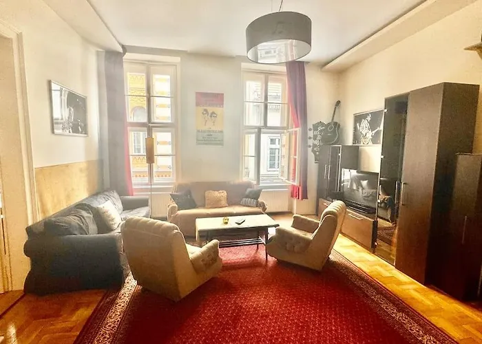 Synagogue Loft 3br Free Parking Budapest